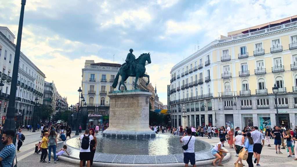 statue Carlos III Madrid
